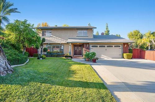 11281 Sweetwater Dr, Riverside, CA 92505-2249
