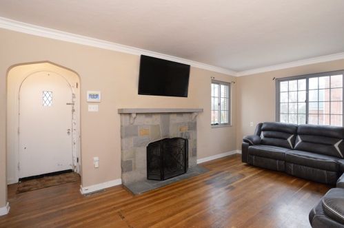 116 Arden Dr, Glenshaw, PA 15116-1602
