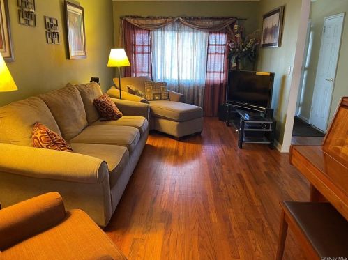 3871 Amundson Ave, Bronx NY  10466-5920 exterior