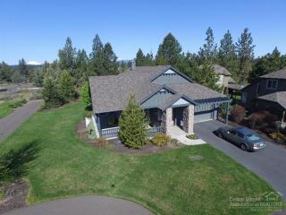 19507 Fisher Lake Ln, Bend, OR 97702-9181