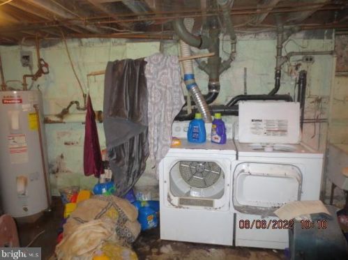 117 Military Dr, West Deptford NJ  08063-1506 exterior