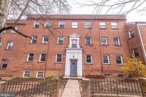 16 Danbury St, Washington, DC 20032-2208
