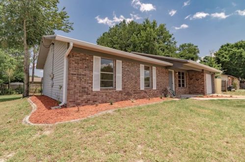 11625 129th Ln, Ocklawaha FL  32179-5096 exterior