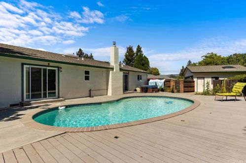 1205 Marwen Dr, Ukiah CA  95482-5634 exterior