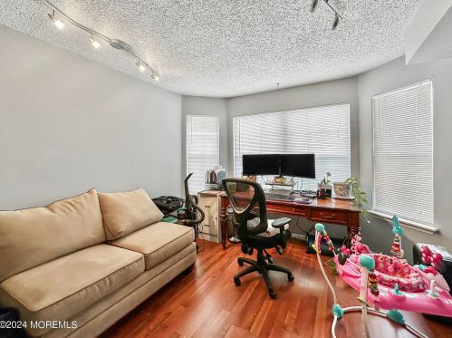 95 Tulip Ln, East Freehold NJ  07728-4088 exterior