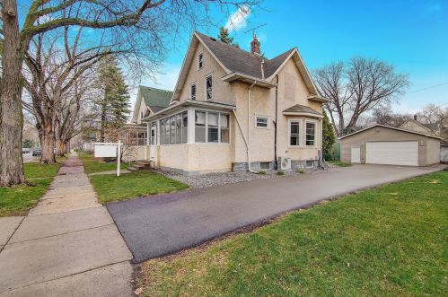 386 Arbor St, Saint Paul MN 55102-3510 exterior