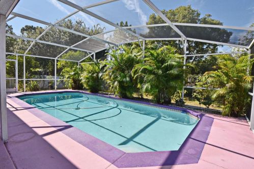 9200 Amity Ct, Orlando, FL 32817-1365