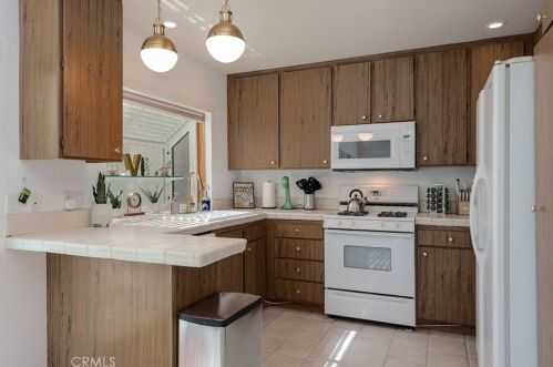 3670 Mesquite Ave, Palm Springs CA  92264-3400 exterior