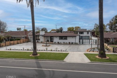 3841 Pacific Ave, Long Beach CA  90807-3227 exterior