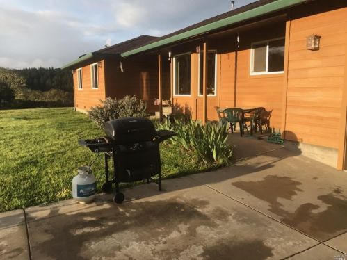 5480 Canyon Rd, Willits CA  95490-9242 exterior