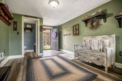 5313 State St, Hermitage PA  16148-9444 exterior