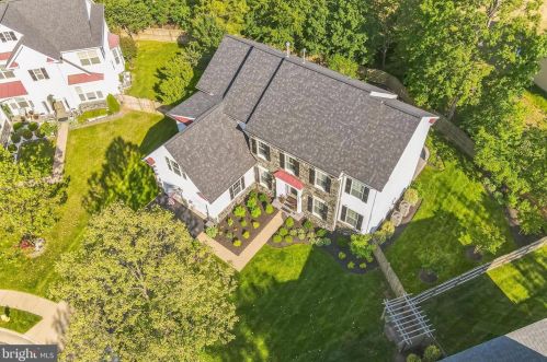 15575 Kelley Farm Ct, Woodbridge VA  22193-5784 exterior