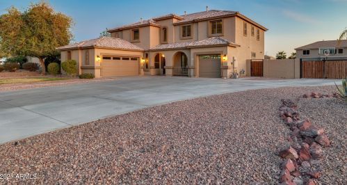 8363 San Juan Ave, Glendale, AZ 85305-2907