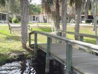 157 Bayou Dr, Satsuma, FL 32189-2701