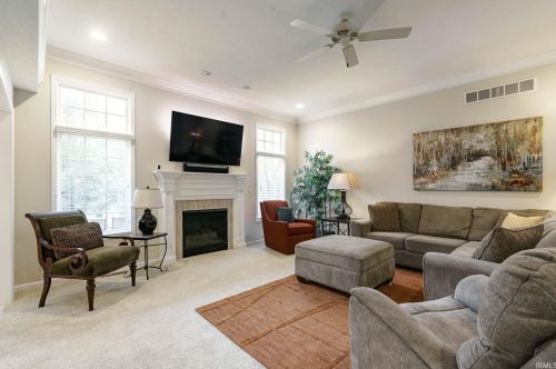 1210 Aster Ct, Mishawaka, IN 46545-8901