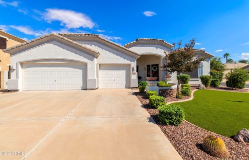 2705 Tucana Ct, Gilbert, AZ 85295-1963