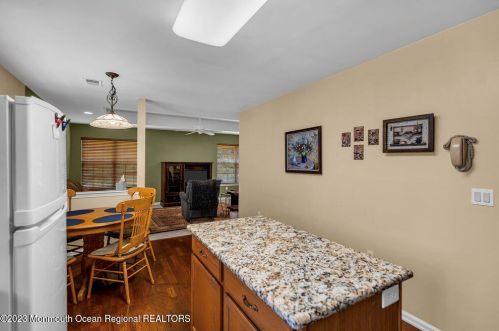 5 Winding River Rd, Lakewood NJ  08701-5734 exterior