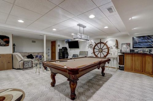 13190 Scarborough Dr, Waukesha WI  53151-6122 exterior