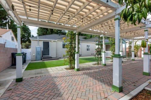 5634 Oliva Ave, Lakewood CA  90712-1612 exterior