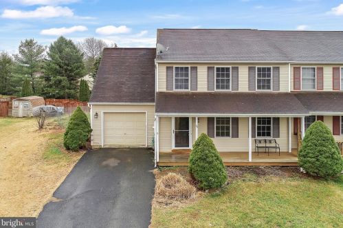 34 Vickilee Dr, Longlevel, PA 17368-9147