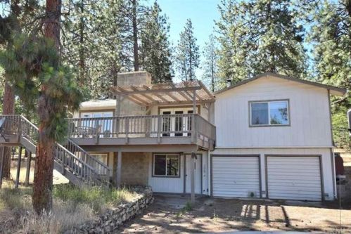 1201 Forest Glen Ln, Yreka, CA 96097-9536