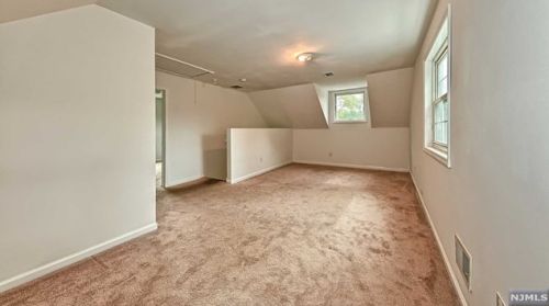 29 River Rd, Oakland NJ  07436-1912 exterior