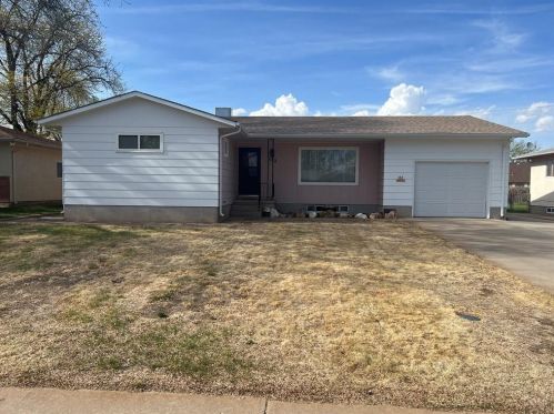 182 Cornell Cir, Pueblo, CO 81005-1928