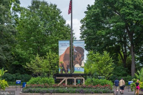 1736 Columbia Rd, Washington DC 20009-2833 exterior