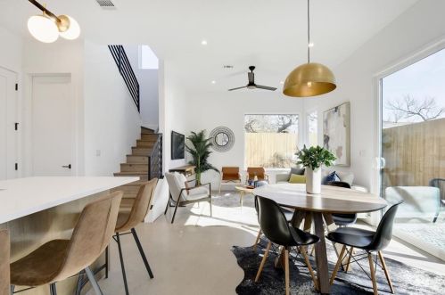 4907 Delores Ave, Austin TX 78721-2107 exterior