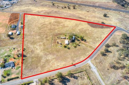 38 Lone Tree Rd, Oroville, CA 95965-9615