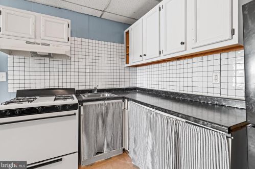 2117 Seneca Rd, Wilmington DE  19805-4131 exterior