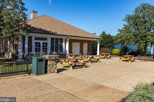 18345 Mid Ocean Pl, Leesburg VA 20176-7451 exterior