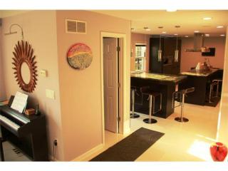 20 Sturbridge Dr, Piscataway, NJ 08854-5137