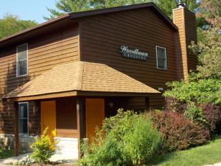 912 Hillside Dr, Blmgtn IN  47401-6535 exterior