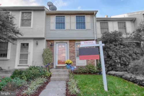 8521 Koluder Ct, Lorton VA  22079-3075 exterior