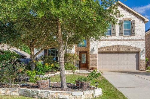 2205 Oak Circle Dr, Conroe, TX 77301-3165