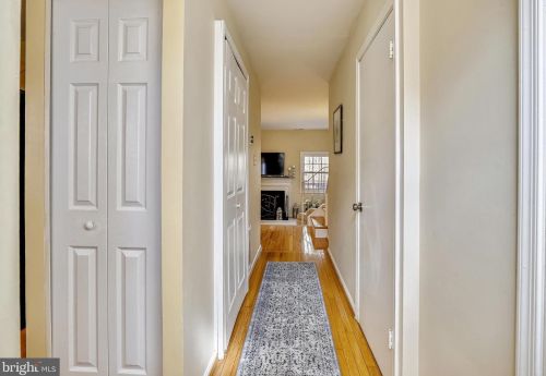 6109 Sweet Maple Ct, Springfield, VA 22152-1414