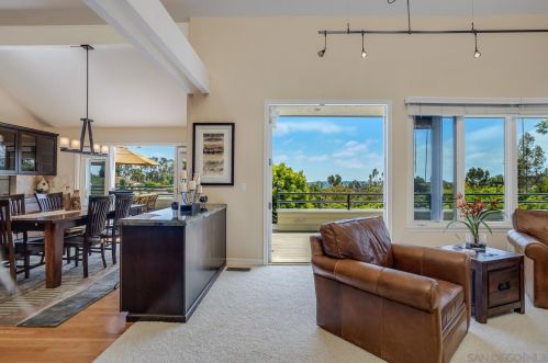 3637 Dove Holw Rd, Encinitas CA 92024-7248 exterior