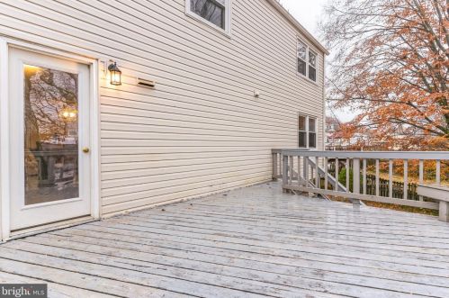 13732 Moccasin Ct, Woodbridge VA  22193-4422 exterior