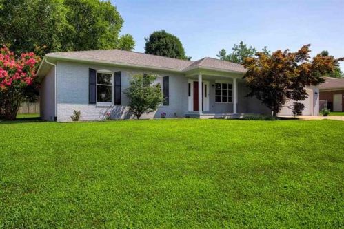 8544 Greywing Dr, Newburgh, IN 47630-9338