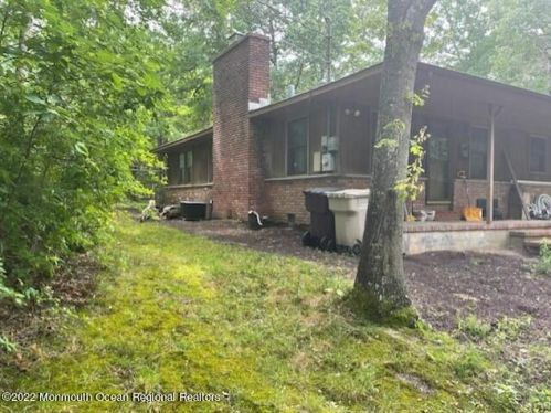 182 Mill Creek Rd, Berkeley Township, NJ 08721-1381