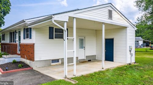 958 Buck Dr, Dover DE  19901-6650 exterior