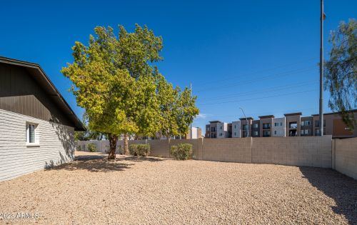 5621 Zoe Ella Way, Glendale AZ 85306-2823 exterior