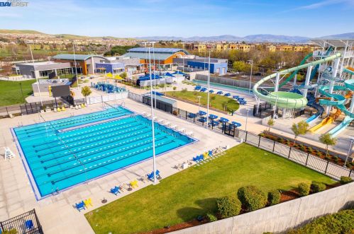 3551 Pinot Noir Ct, Pleasanton CA  94568-2556 exterior