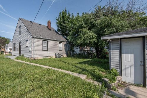 4656 Parkway Ave, Milwaukee WI  53209-6425 exterior