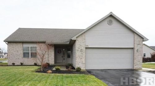301 Winter Pine Dr, Findlay, OH 45840-8602