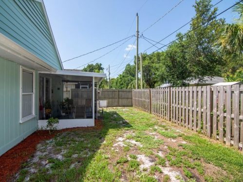 2545 86th Dr, Vero Beach FL  32966-5026 exterior