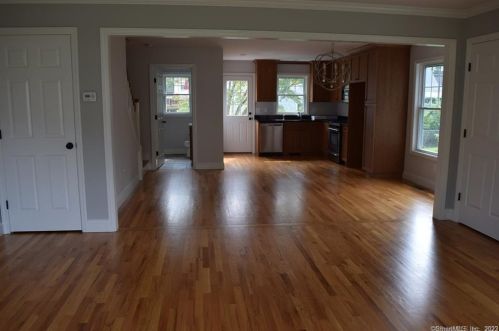 562 Light St, Stratford CT  06614-4657 exterior