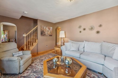 1332 Crescent Ave, Roselle, NJ 07203-2909
