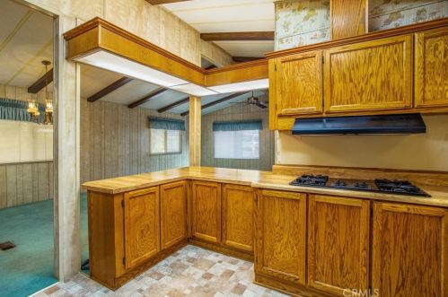 1325 Medallion St, Redlands CA  92374-2666 exterior